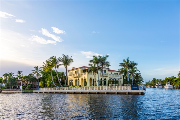 Best Metal Roofing for Coastal Homes - Corrosion Resistance and Maintenance Tips