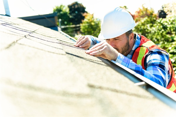 Florida Homeowners: Regular Roof Inspections Prevent Costly Damage